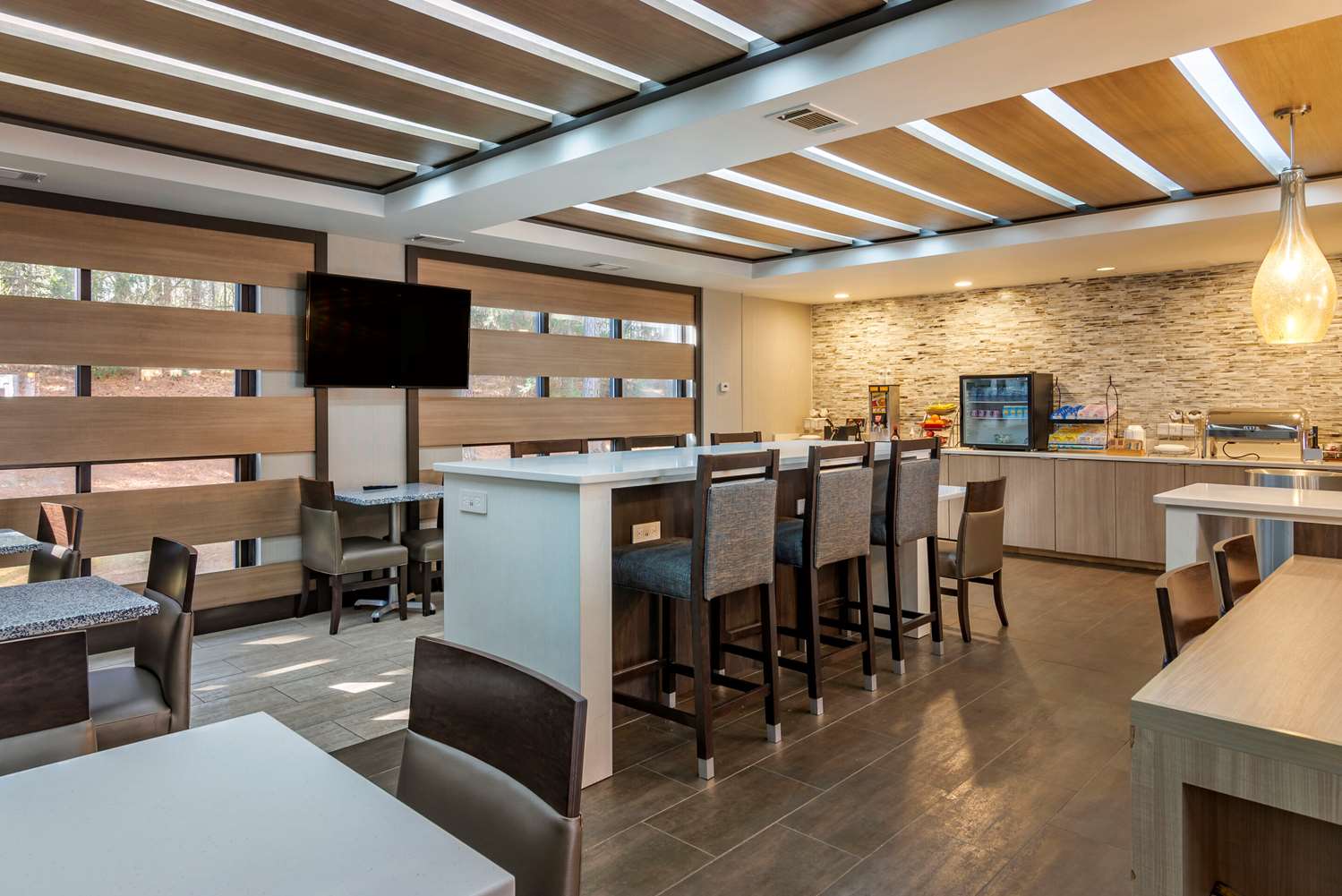 Comfort Suites Alpharetta/Roswell - Atlanta Area 7/16
