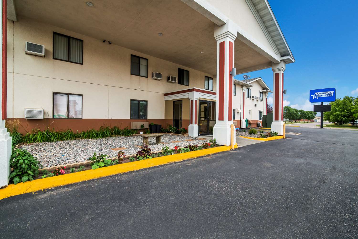 Americas Best Value Inn Fargo 32/35