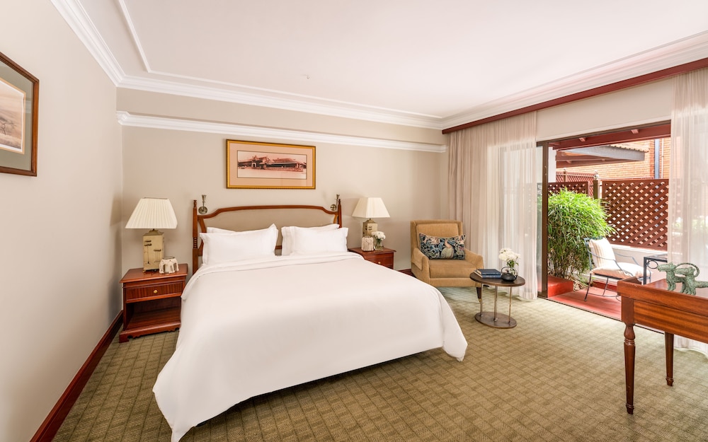 Fairmont The Norfolk 23/73