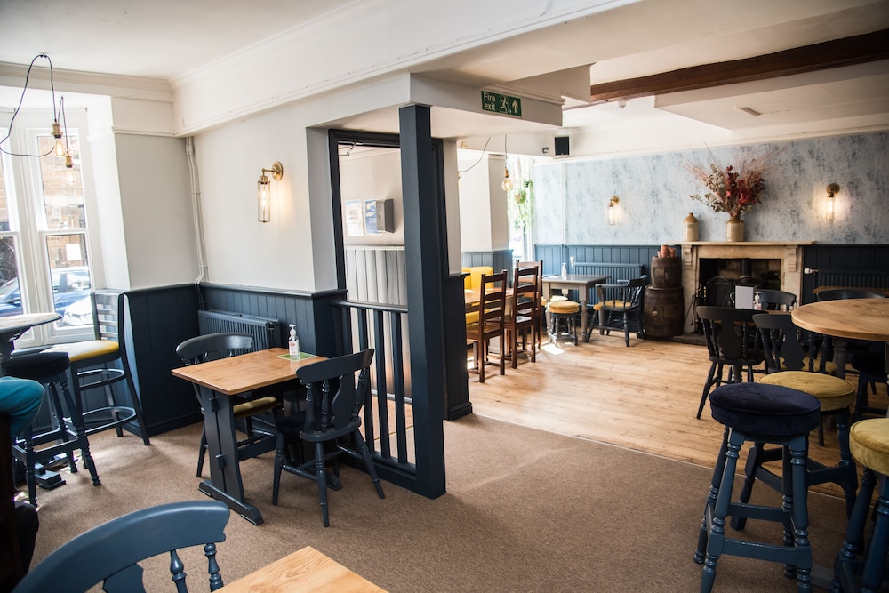 The Crown Inn 29/34