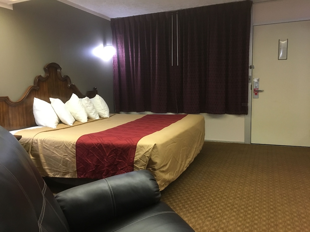 Econo Lodge Eden, NC 9/29