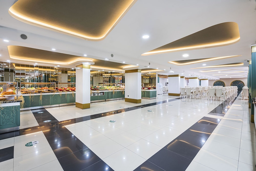 Blue Star Hotel 7/50