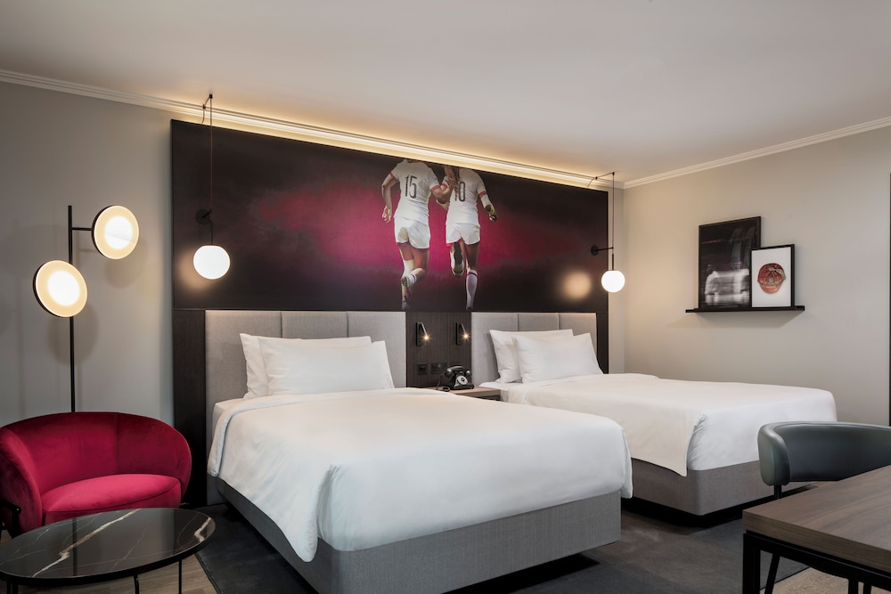 Room, 2 Queen Beds, Urban View