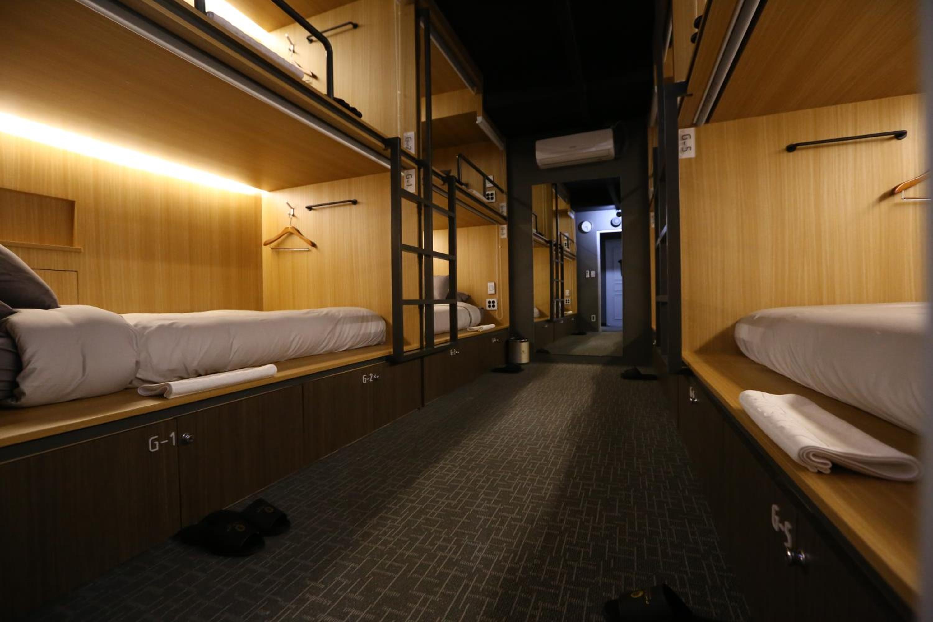 Female Dorm, Female Only, 8 Beds