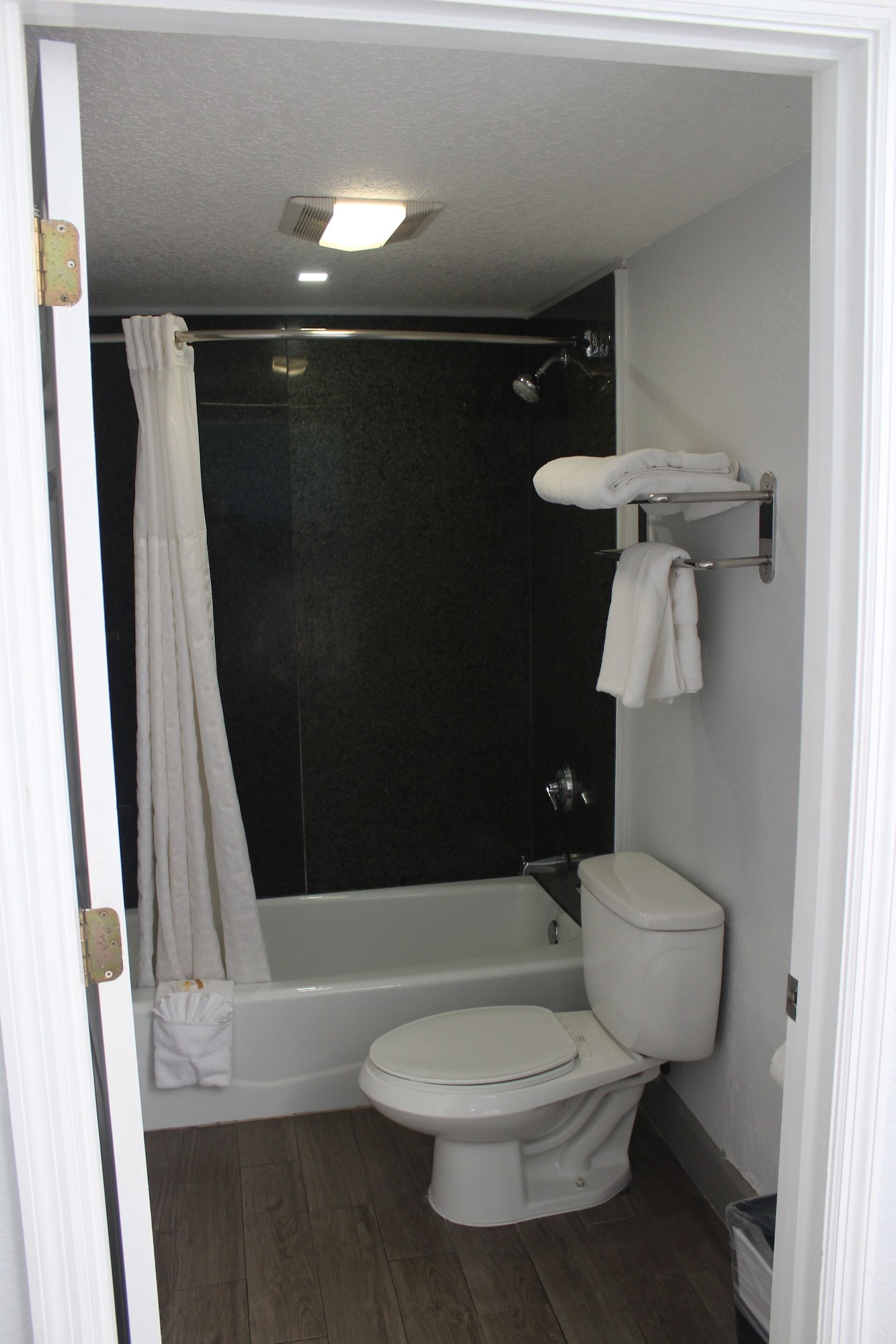 Split, Suite, 2 Queen Beds, City View، La Quinta Inn & Suites by Wyndham Oceanfront Daytona Beach 5/5