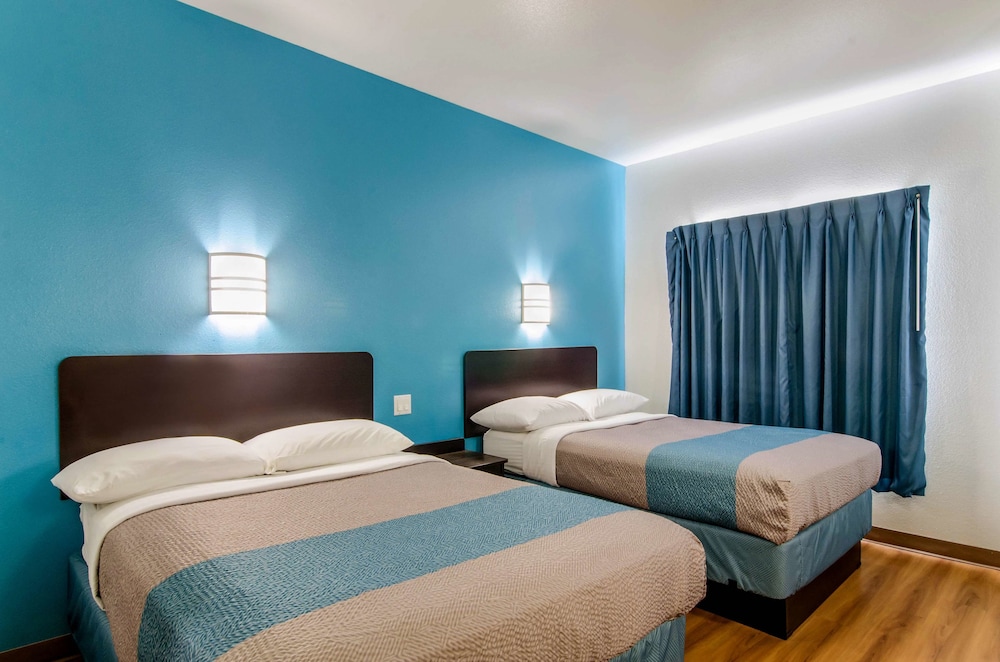Motel6 Wheatland, WY 34/58