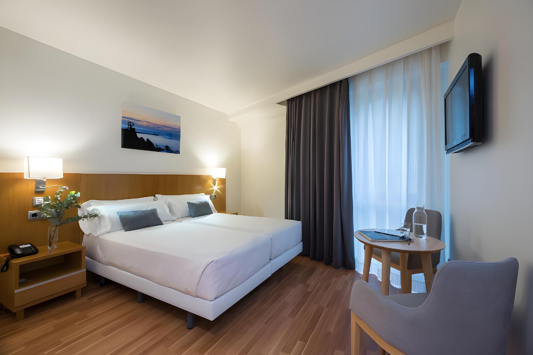 Room, Single, Double or Twin Bed
