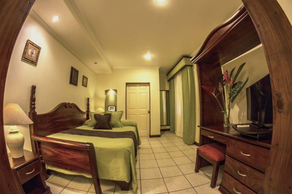 Hotel Iguana Verde 24/34