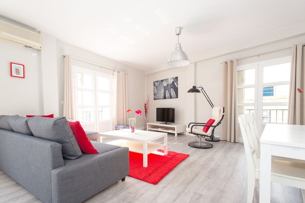The Zentral Suites & Apartments 48/75