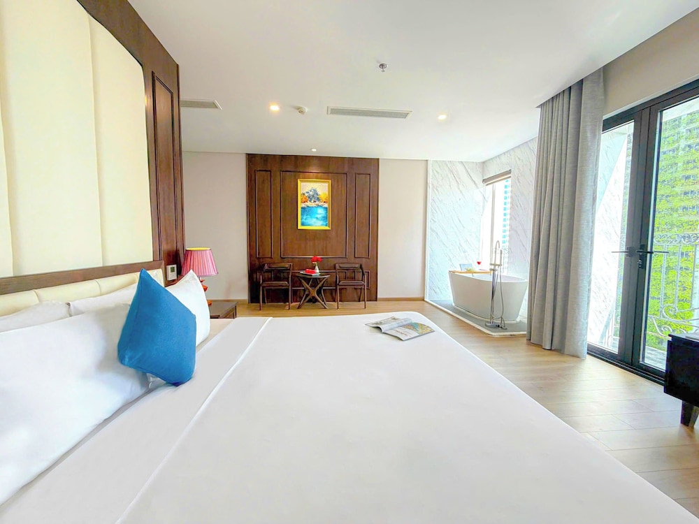 Golden Lotus Hotel Da Nang 17/50