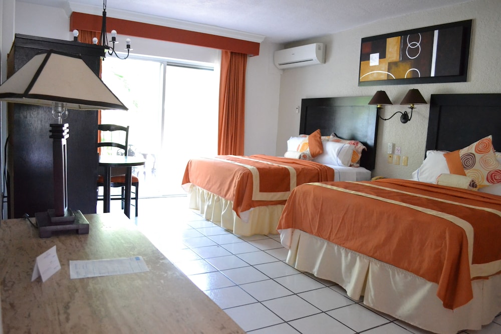 Hotel Maria Isabel 50/69