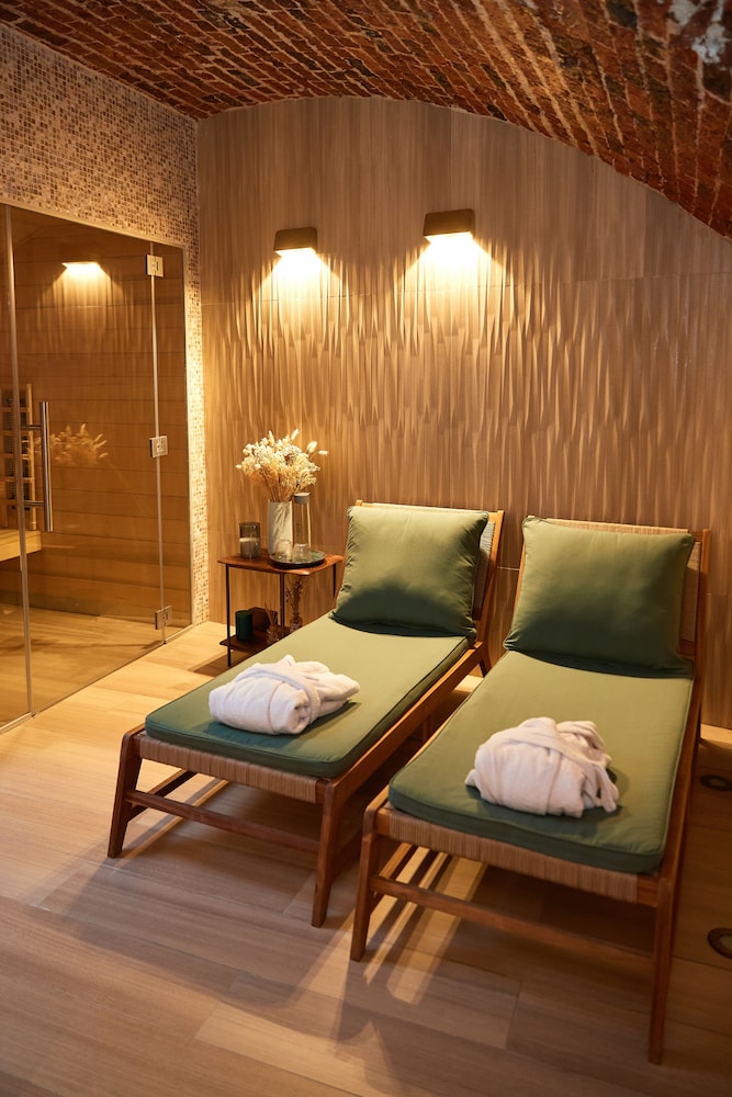Hotel Amoi Paris 33/50
