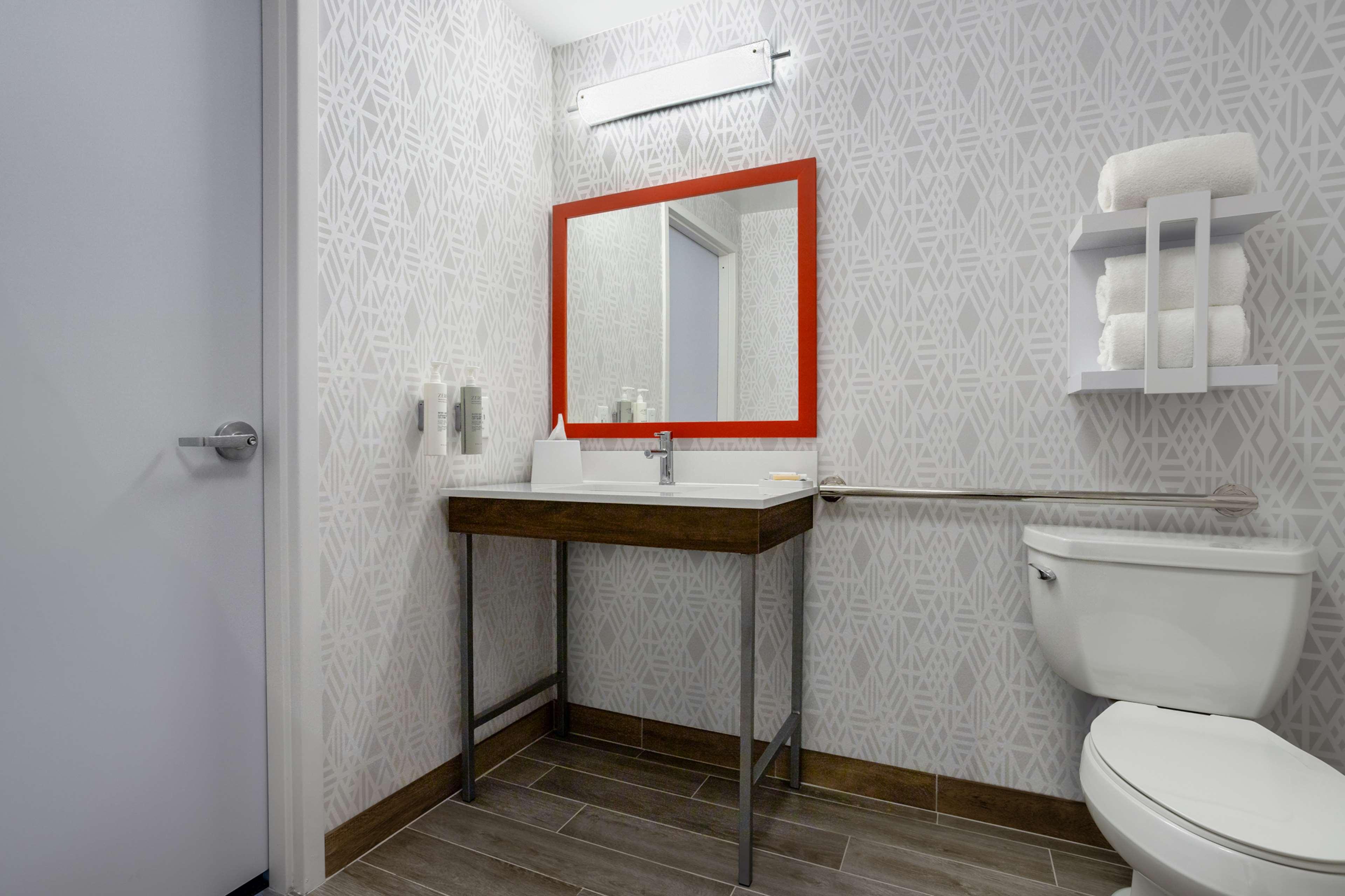 استوديو بسرير كينج، Hampton Inn and Suites Muncie 3/5