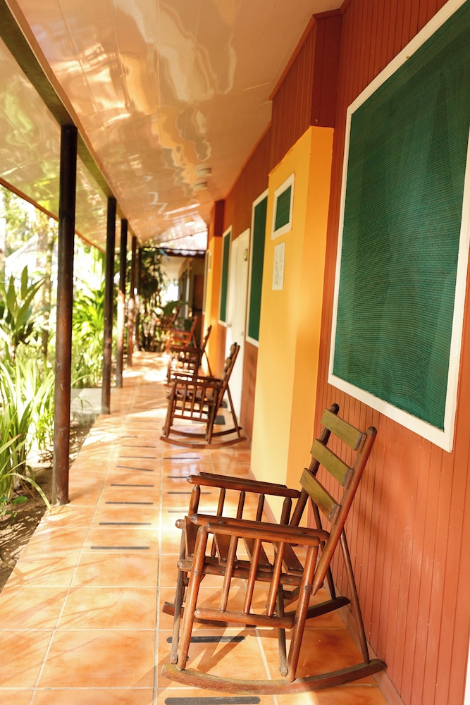 Turtle Beach Lodge 24/50