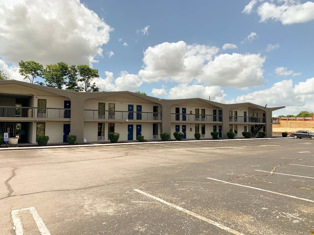 Motel6 Lexington, KY - Airport 26/36