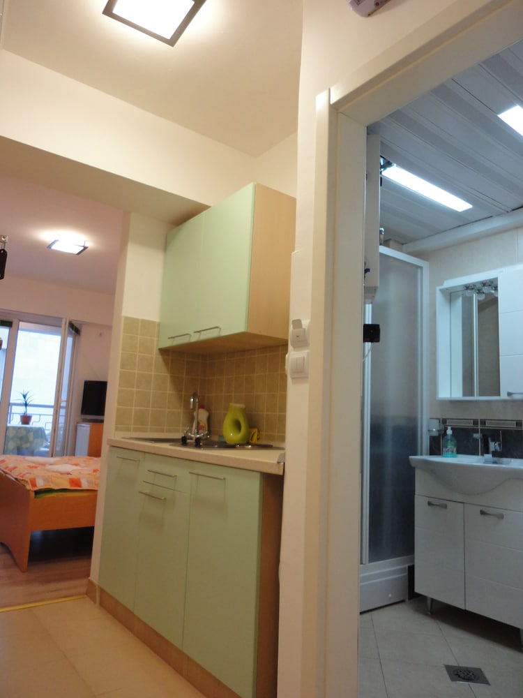 Accommodation Mell 29/30
