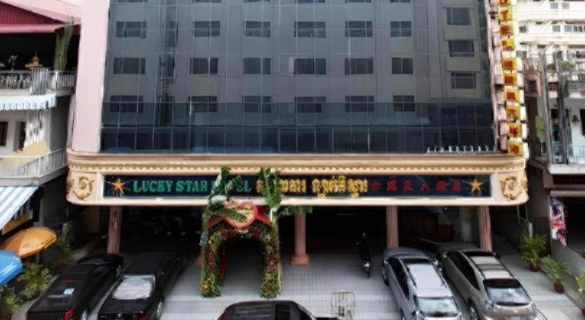 Lucky Star Hotel 1/26