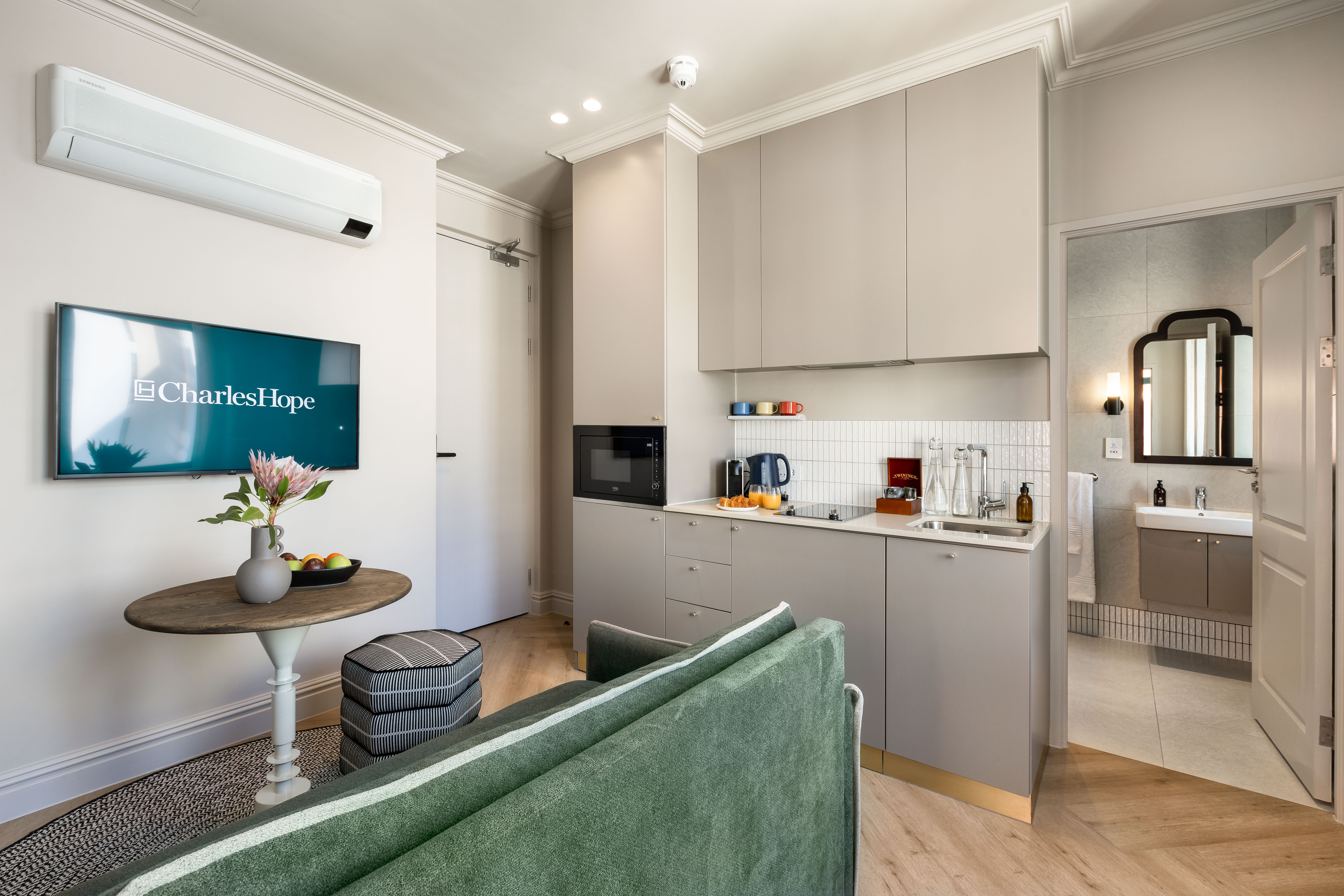 Charles Hope Boutique Hometel 55/69