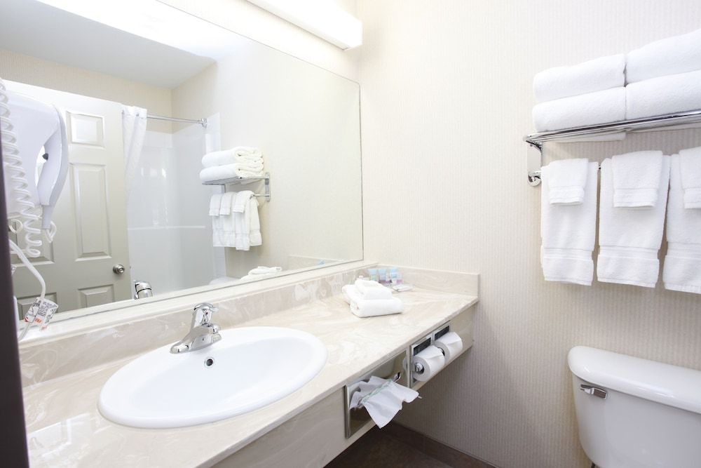 Pomeroy Inn & Suites Vegreville 34/34