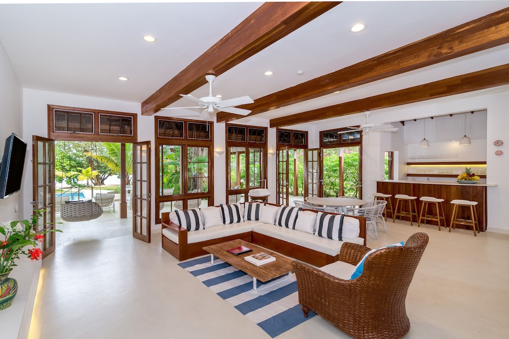 Idle Awhile Villas 14/60