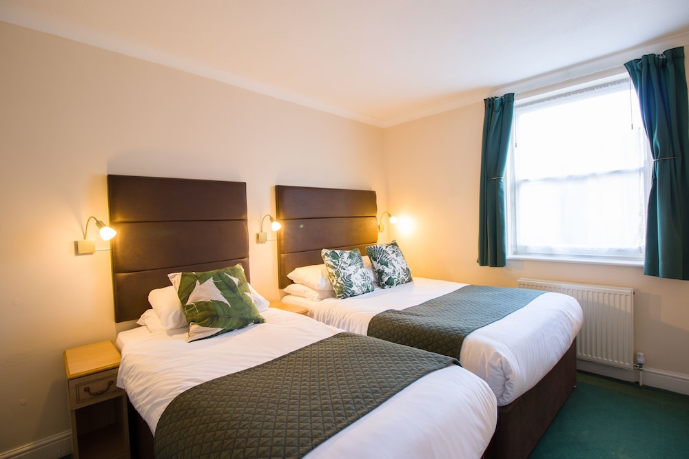 London Town Hotel 24/69