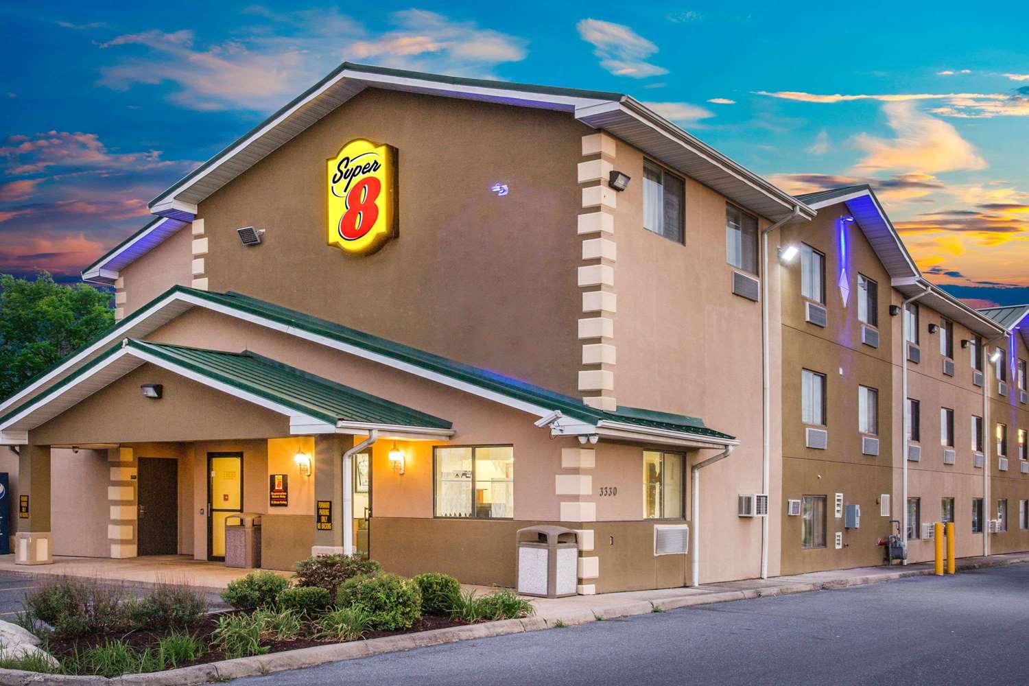 Super 8 By Wyndham Harrisonburg 3/18