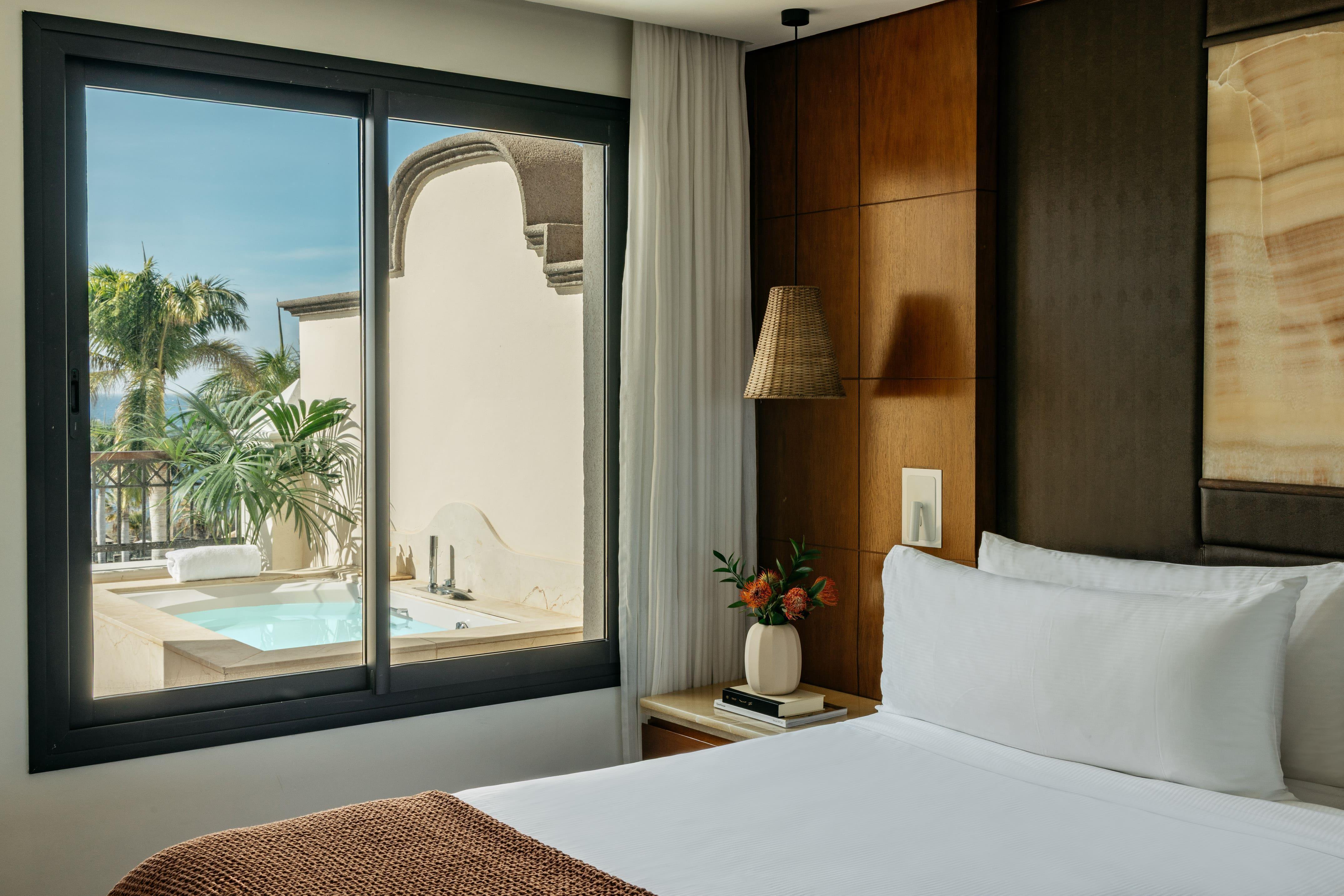 Junior Suite, Partial Ocean View