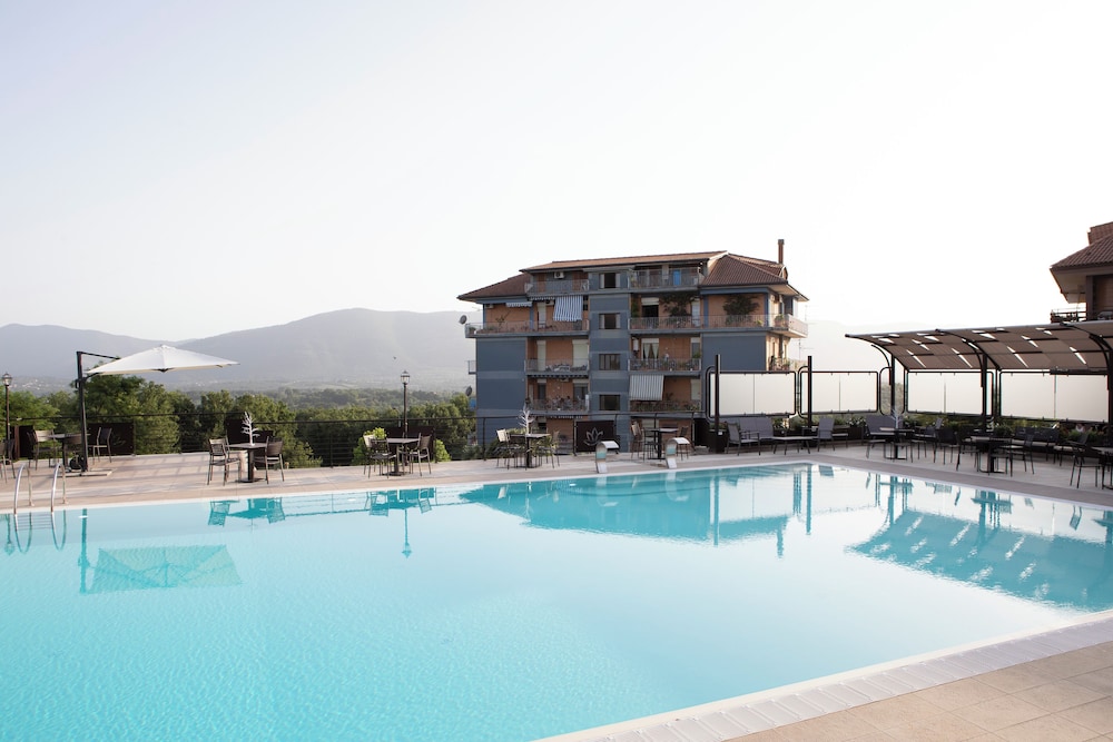 Lual Bleisure Hotel 2/43