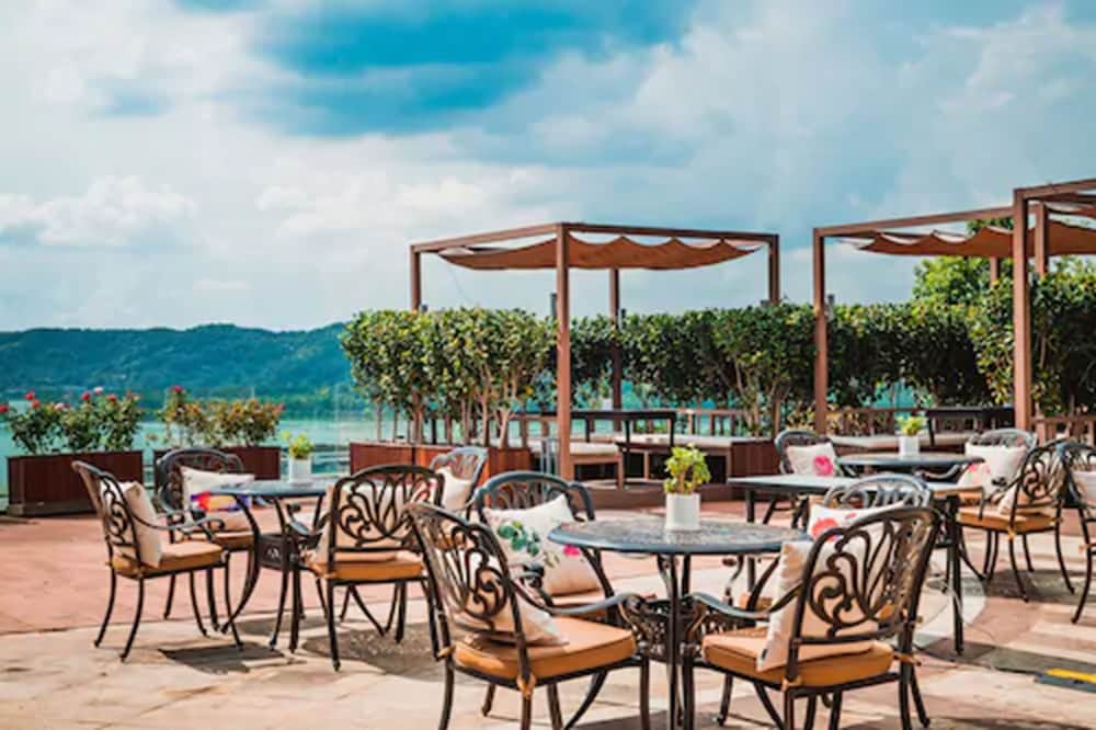 Hangzhou West Lake Xinqiao Hotel 36/50