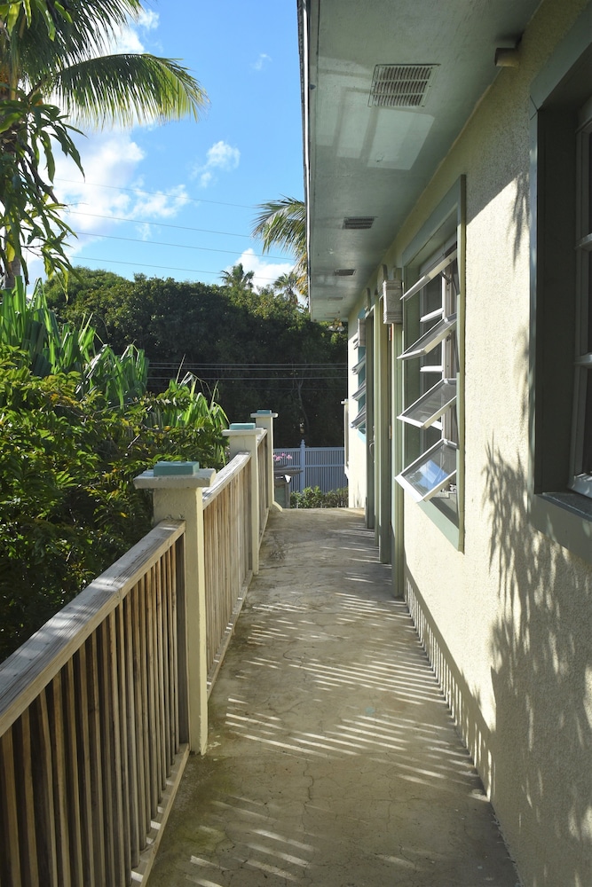 THE SUGAR APPLE BED AND BREAKFAST 38/50