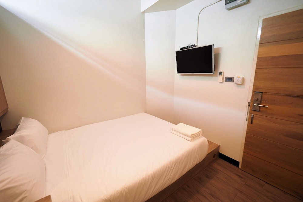 T Hostel at Victory Monument 17/46