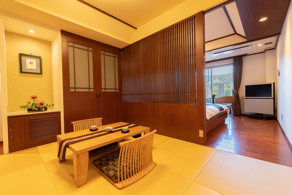 Hotel New Wakasa 33/74