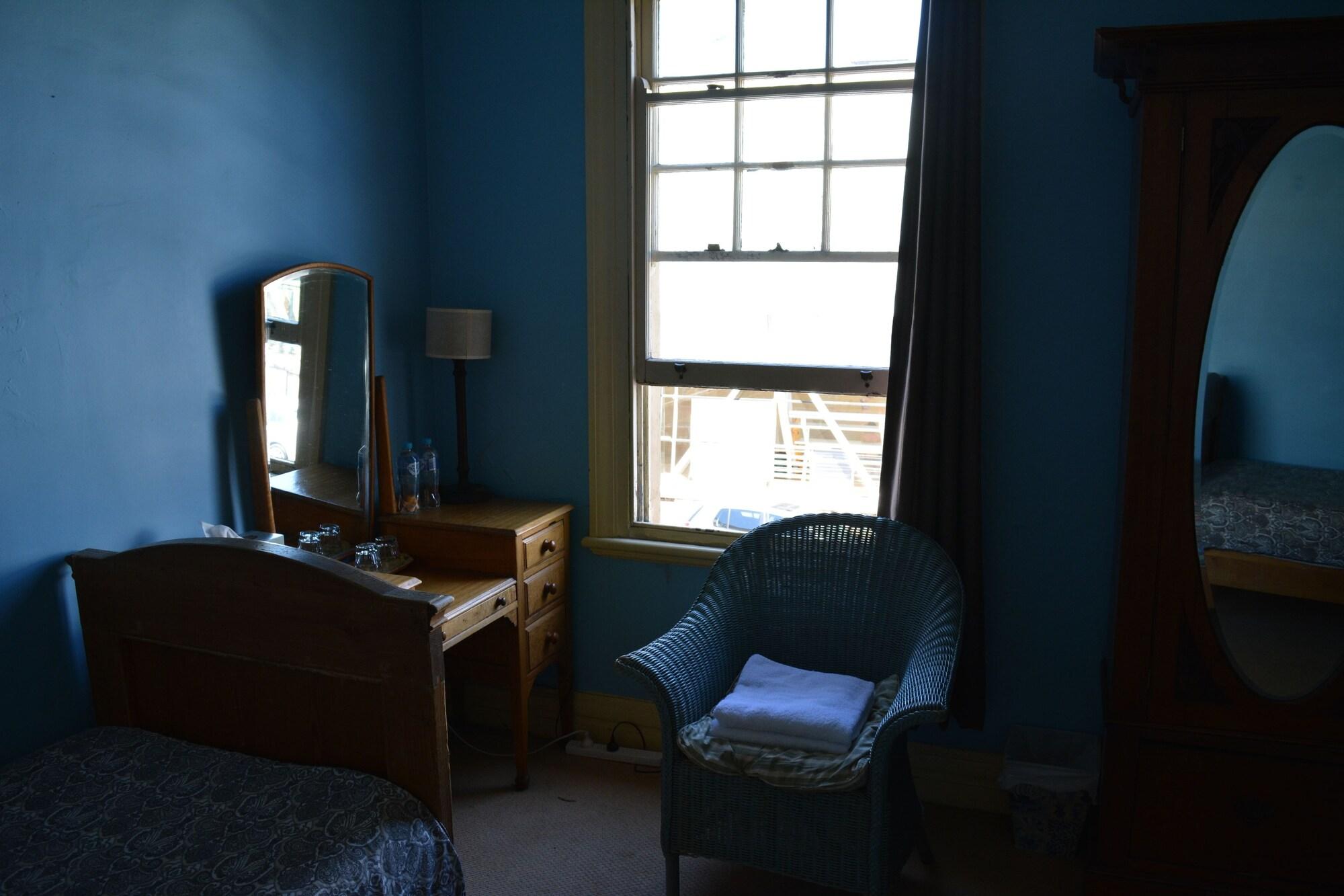 AUSTRALIAN HERITAGE HOTEL 32/53