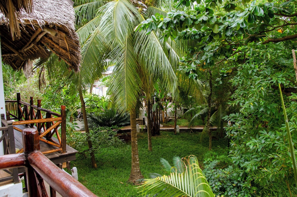 Langi Langi Beach Bungalows 29/47