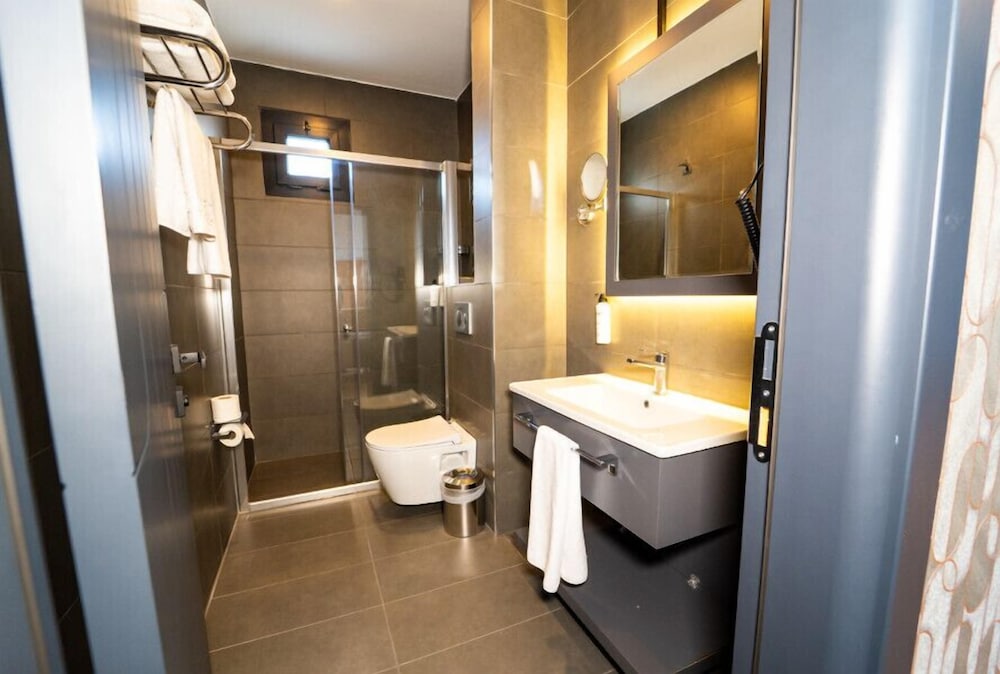 Educity Suit & Hotels 48/50