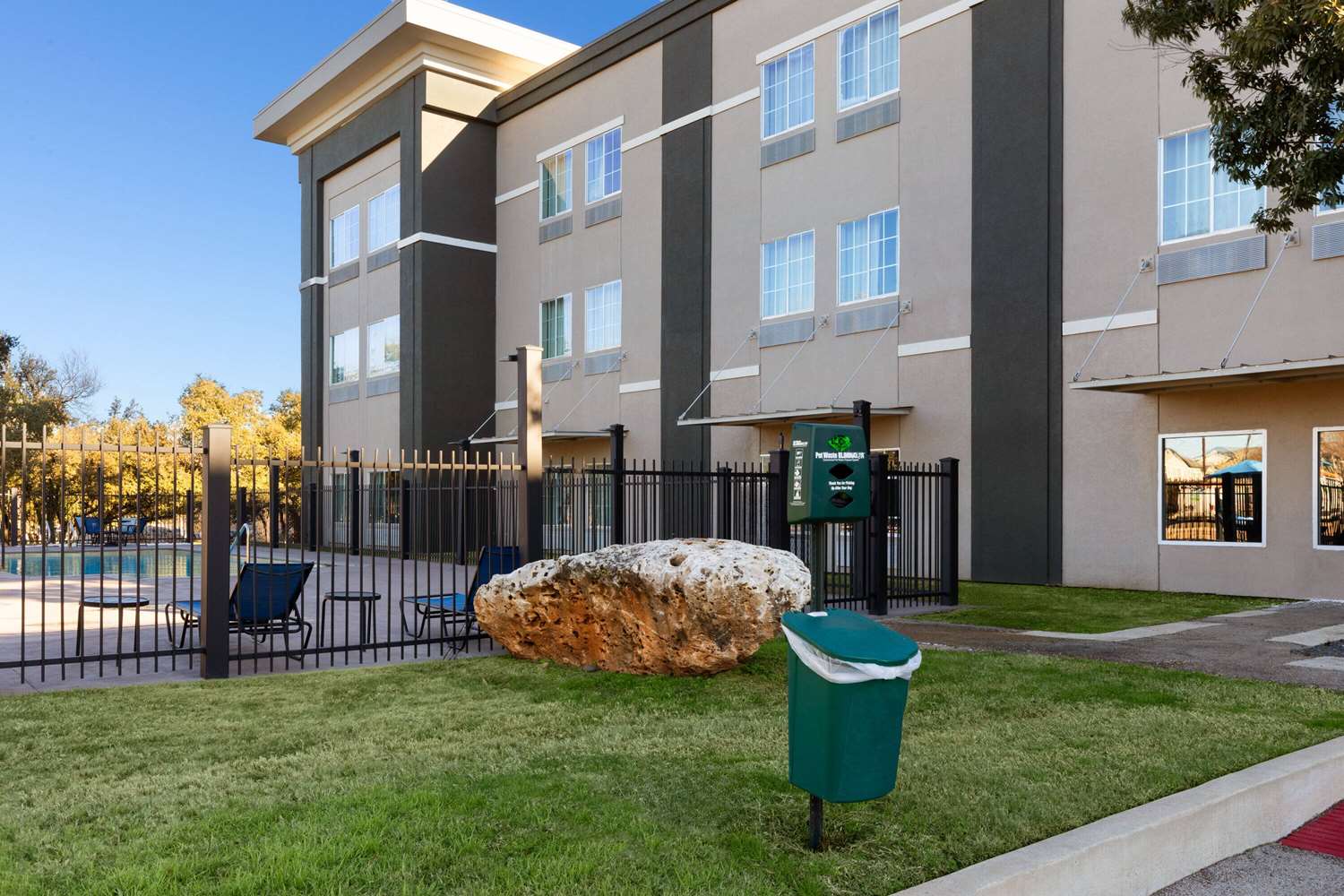 La Quinta Inn & Suites by Wyndham Austin NW/Lakeline Mall 42/44