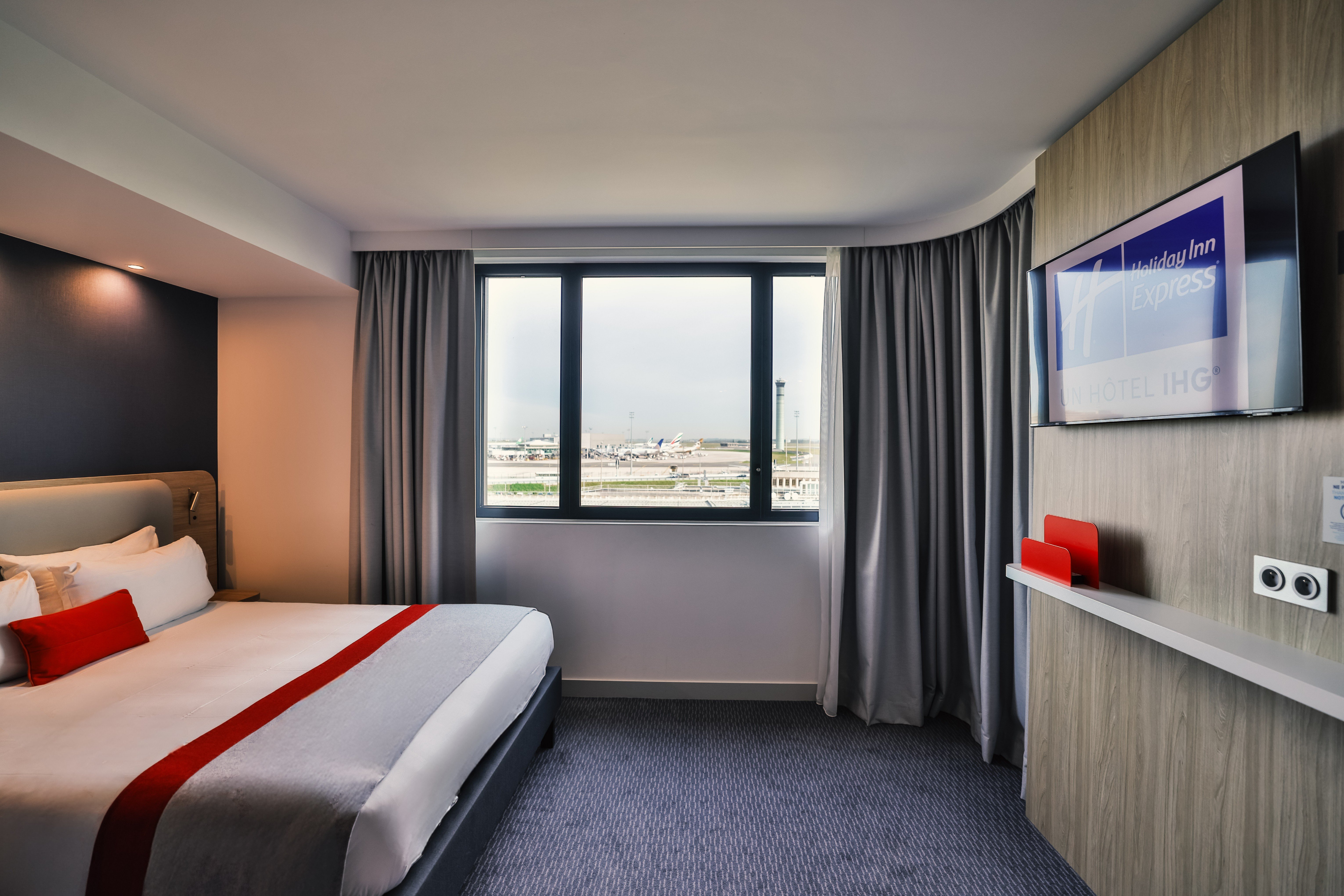 Standard, Double Bed, Airport View