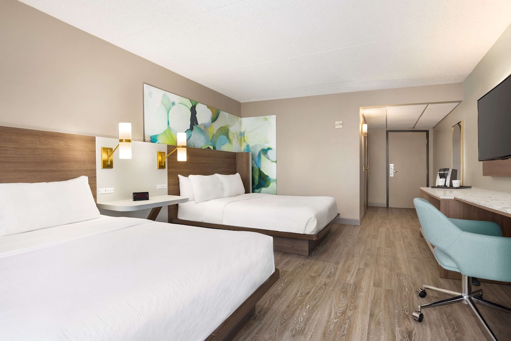 Garner Hotel Totowa by IHG 17/74