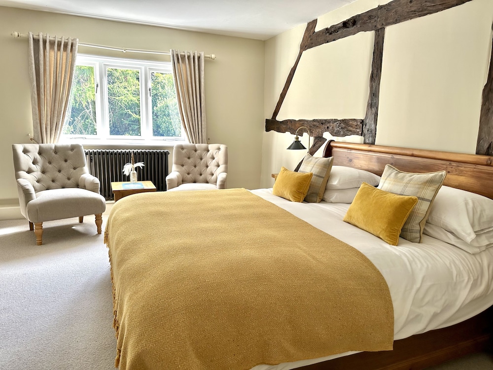 The Manor Arms Inn 10/37