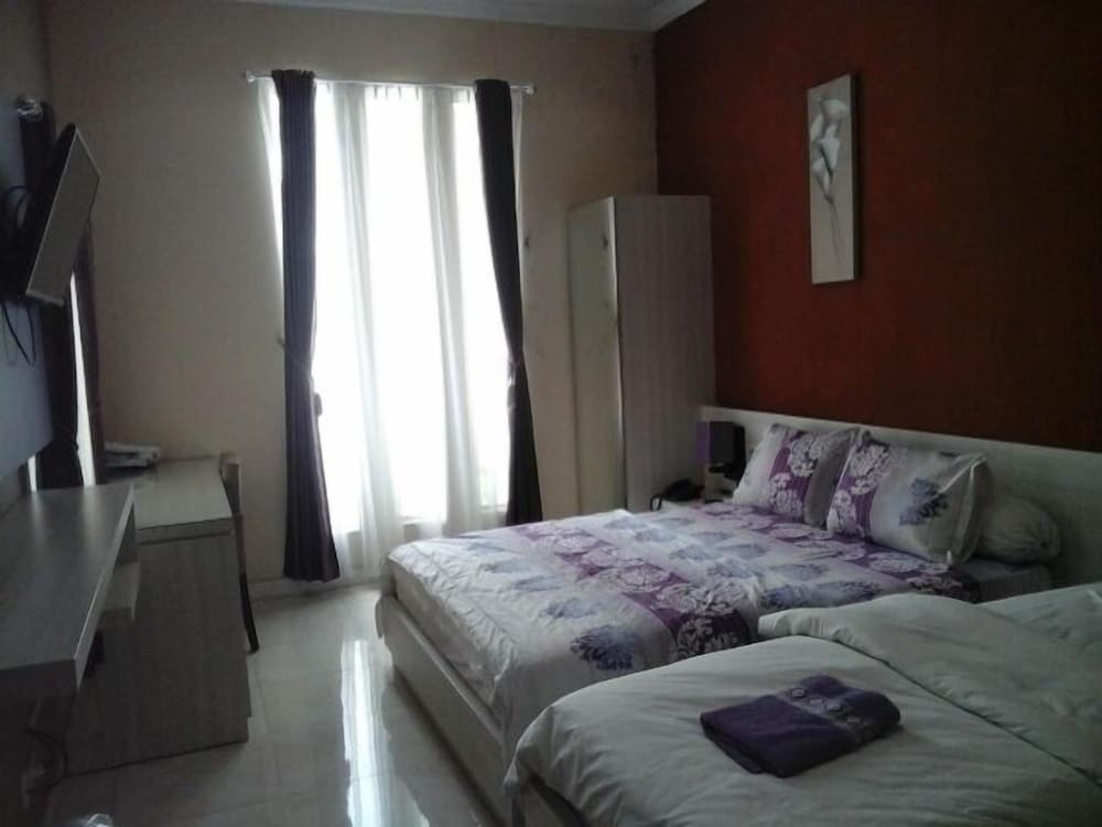 Griya Nendra Hotel 13/50