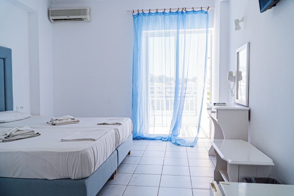 Ikaros Hotel 36/70