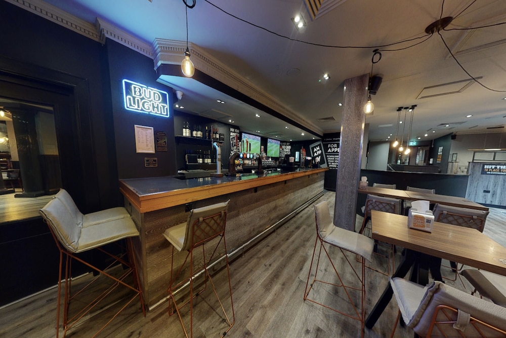 Village Hotel Club Swindon