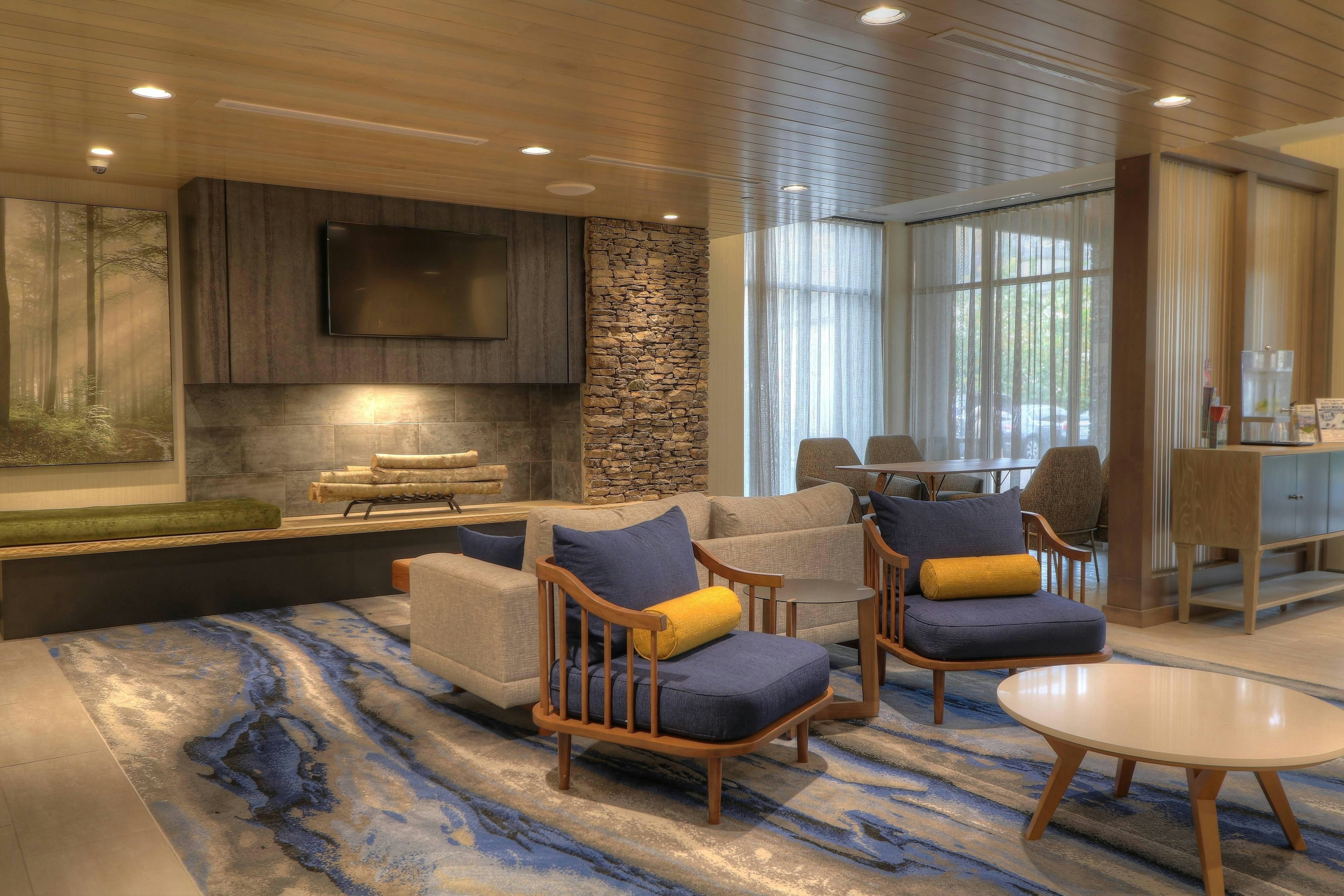 FAIRFIELD INN AND SUITES GATLINBURG DOWNTOWN 16/25