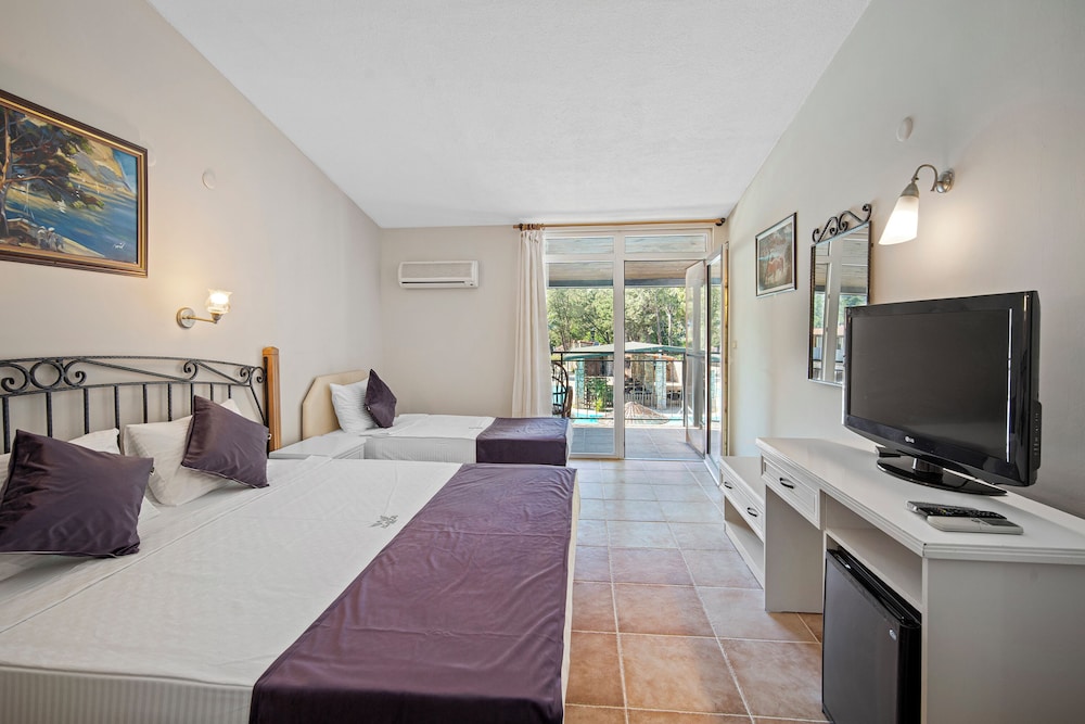 Alados Otel 12/50