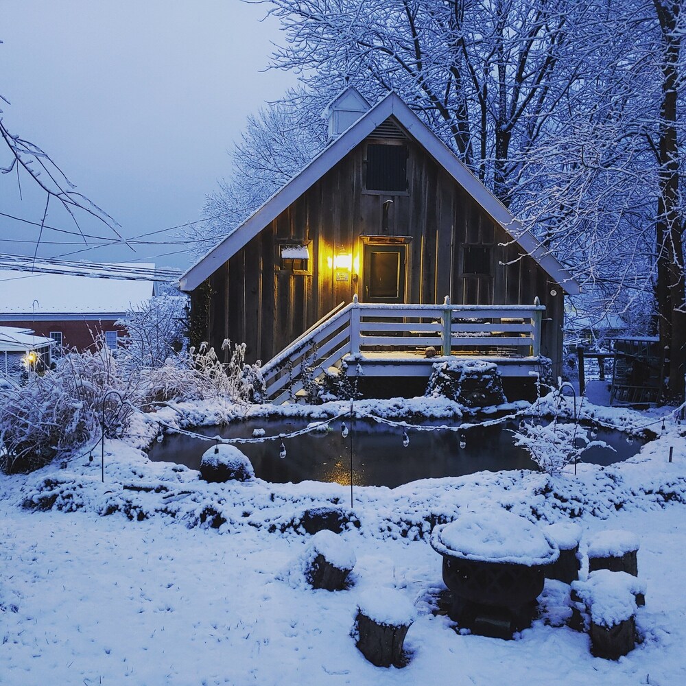Lily Garden Bed and Breakfast 3/28