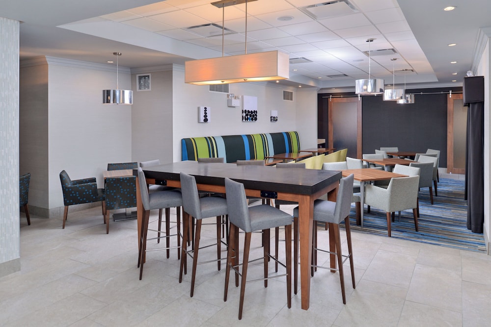 Holiday Inn Express Hotel & Suites St. Louis West-O Fallon 49/71