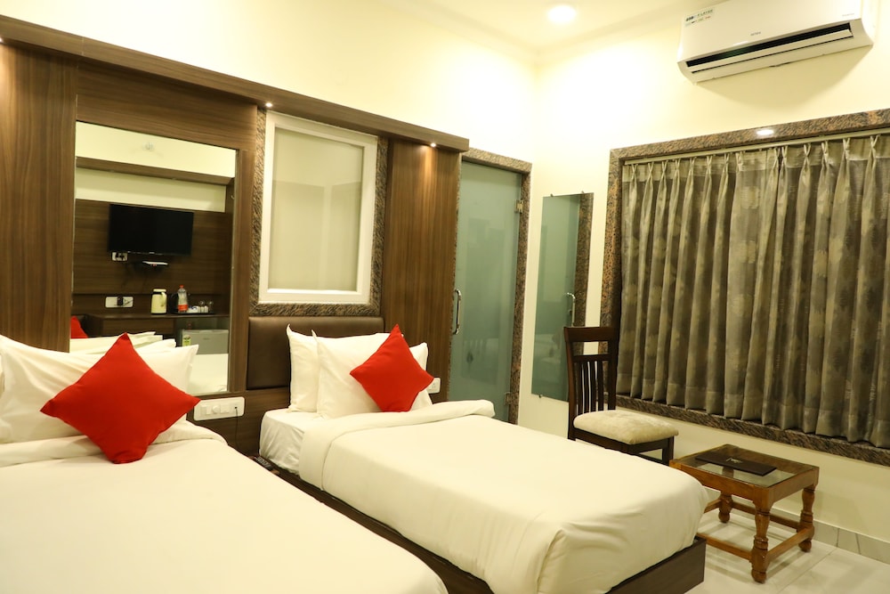 DELUXE, TWIN BEDS