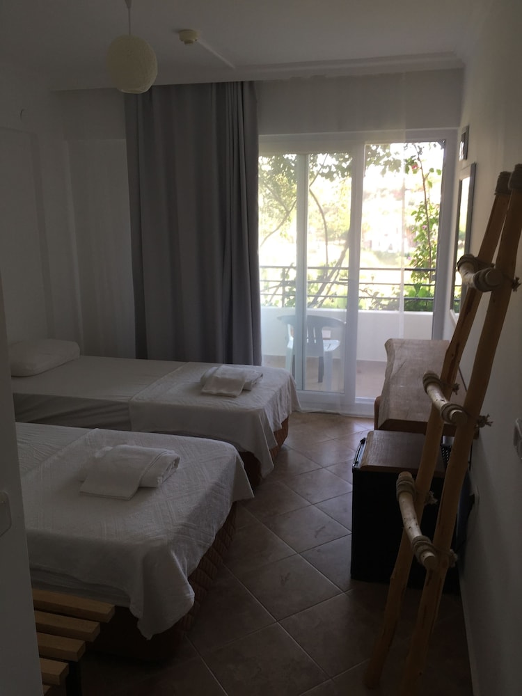 Pataros Hotel 14/49