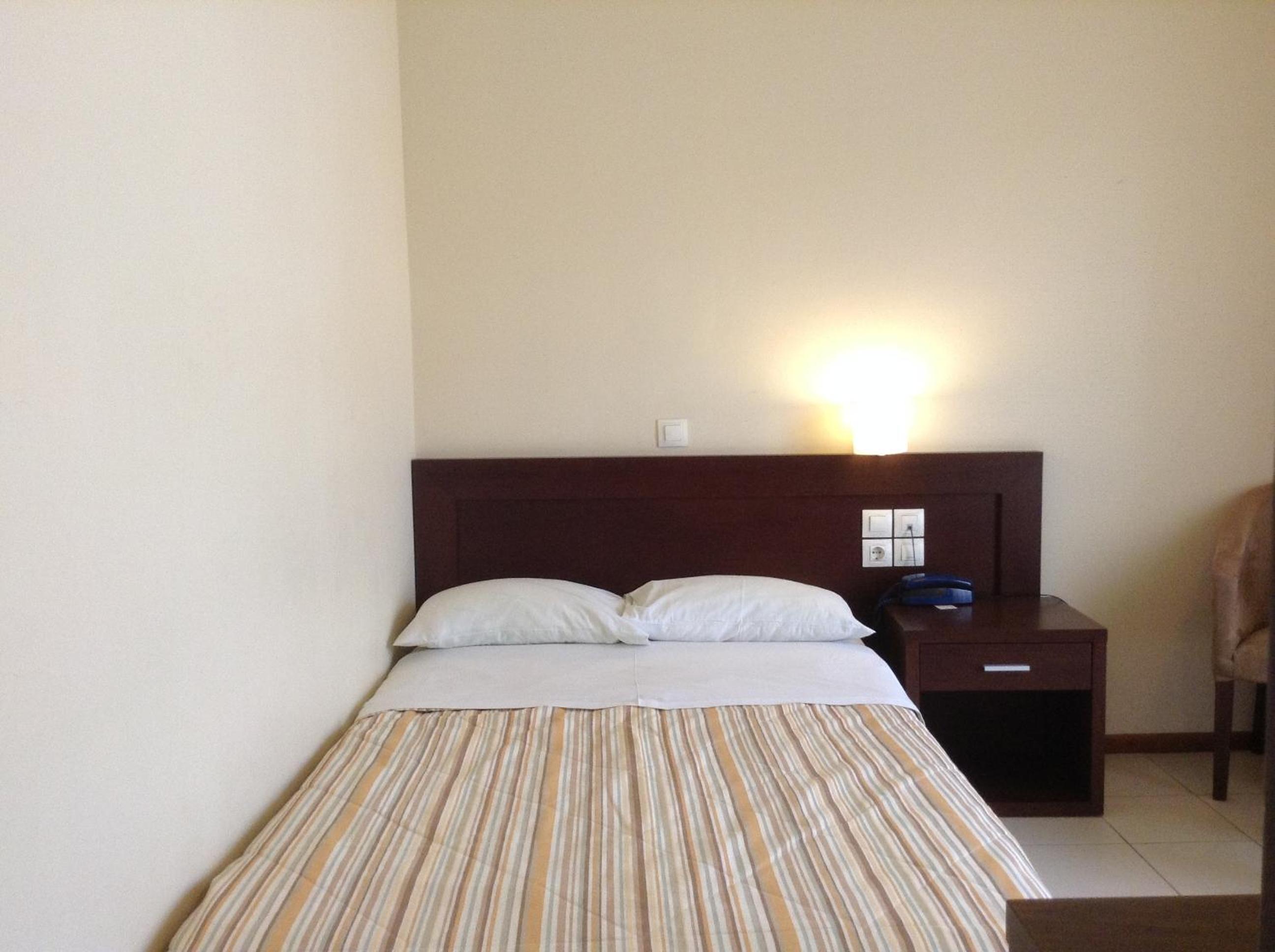 Electra Hotel 9/51