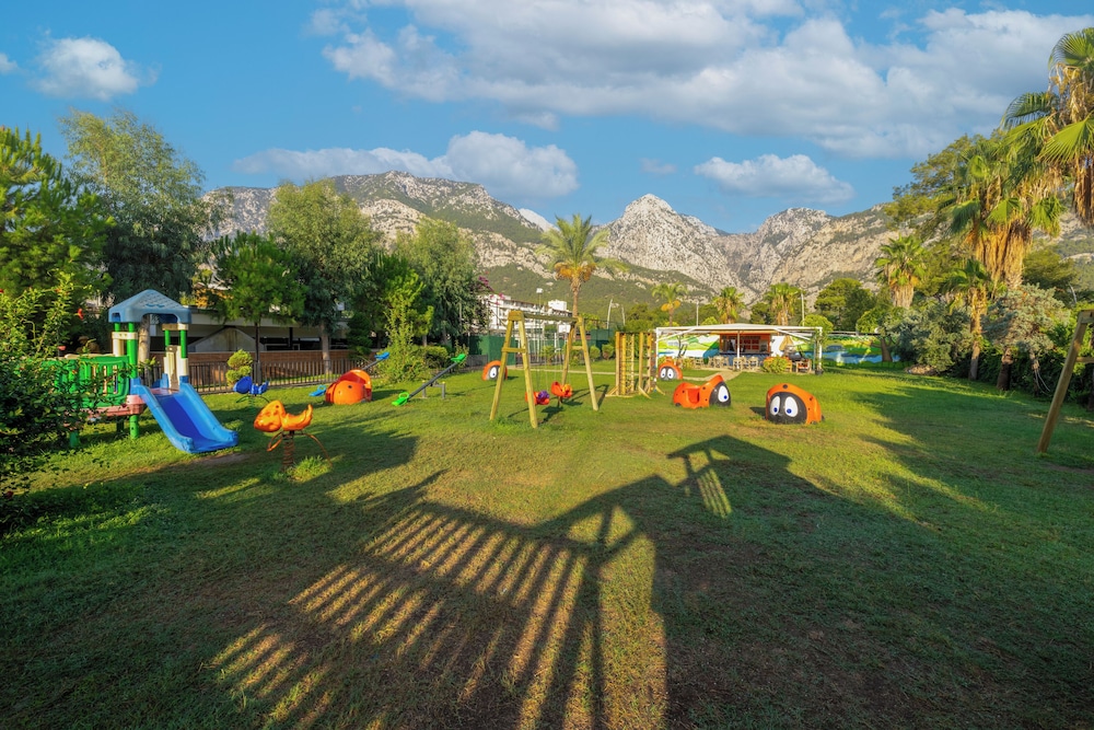 Club Hotel Belpinar 28/50